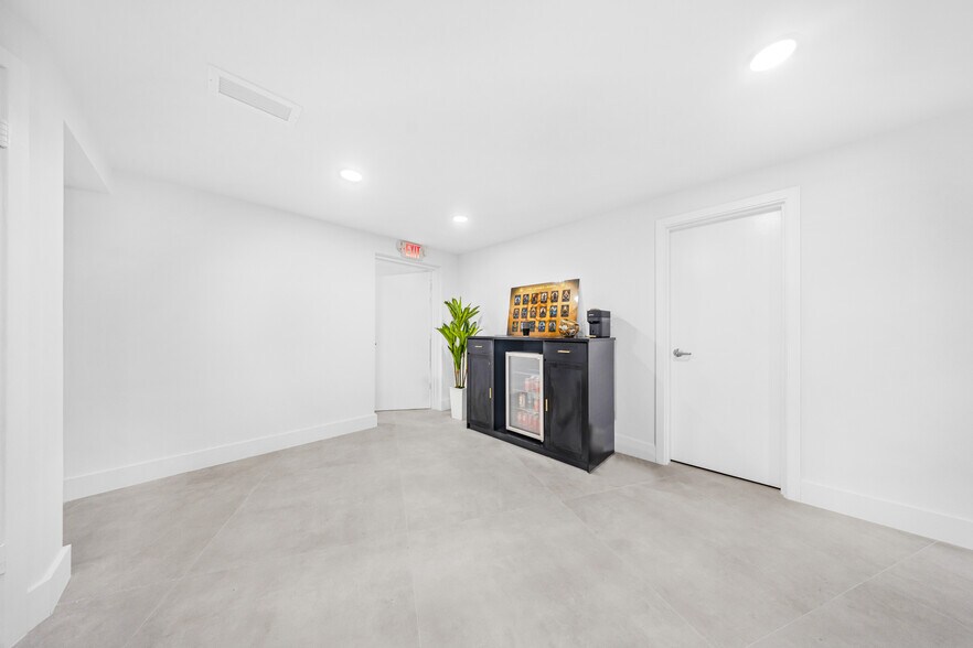 More Photos Of 5401 Collins Ave, Miami Beach Apartments For Sale
