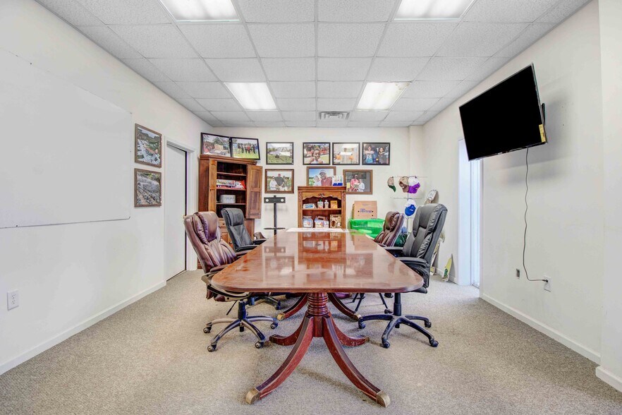 More Photos Of 161 English Rd, Rocky Mount Warehouse For Sale