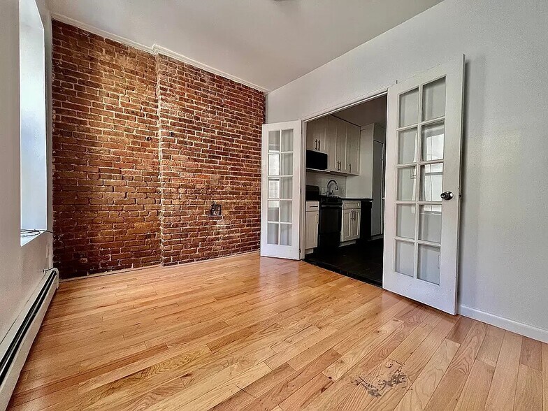 More Photos Of 109 Madison St, New York Apartments For Sale