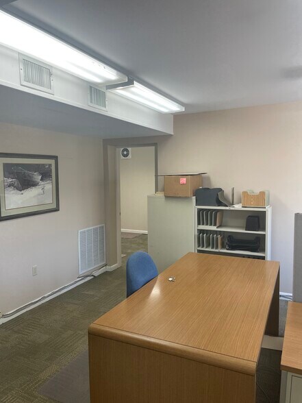 More Photos Of 567 Vauxhall St, Waterford Medical For Sale