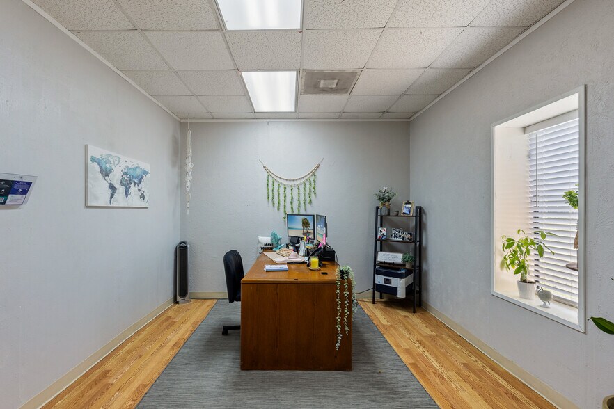 More Photos Of 1118 Interstate Highway 30, Greenville Storefront Retail Office For Lease