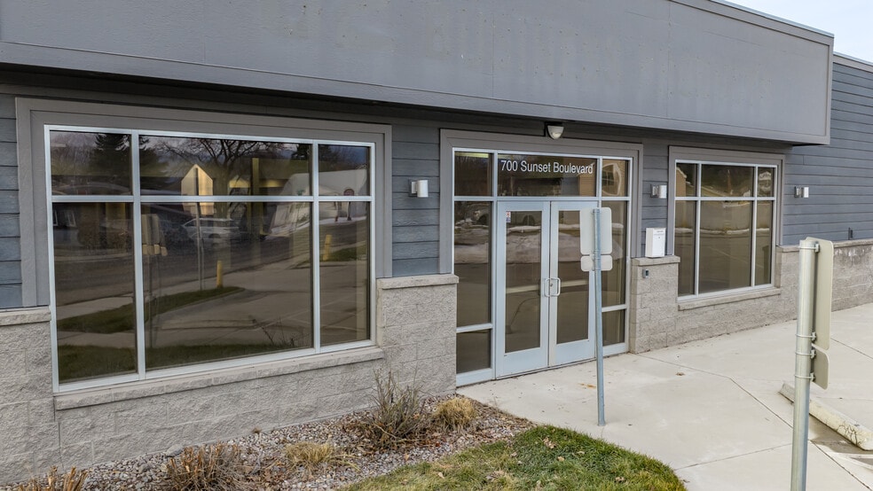 More Photos Of 115 1/2 W Wyoming St, Kalispell Showroom For Lease