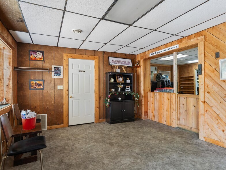 More Photos Of 4326 Michigan Ave, Manitowoc Freestanding For Sale