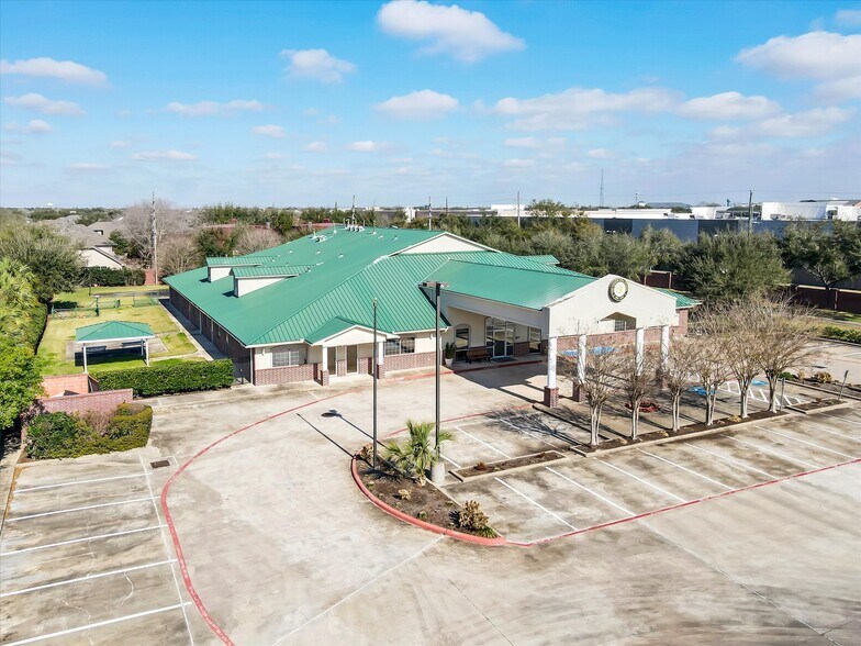 More Photos Of 20417 S University Blvd, Missouri City Schools For Lease