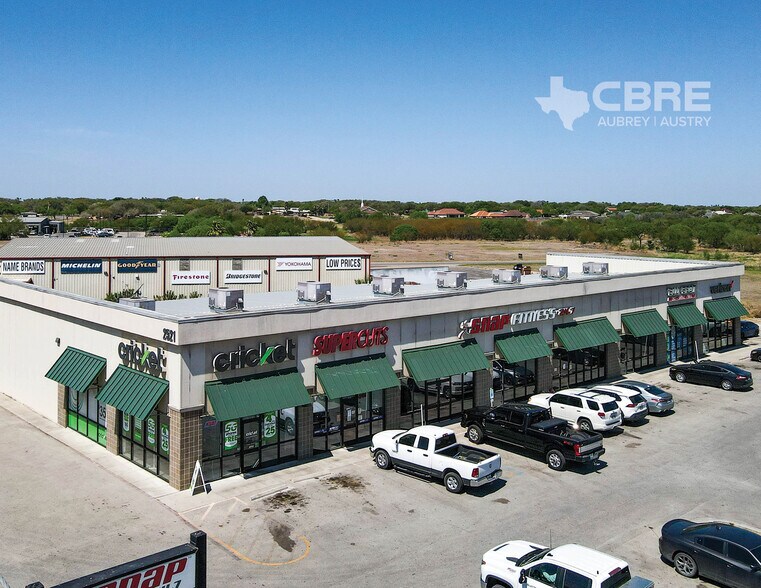 More Photos Of 2521 E Main St, Alice Freestanding For Lease