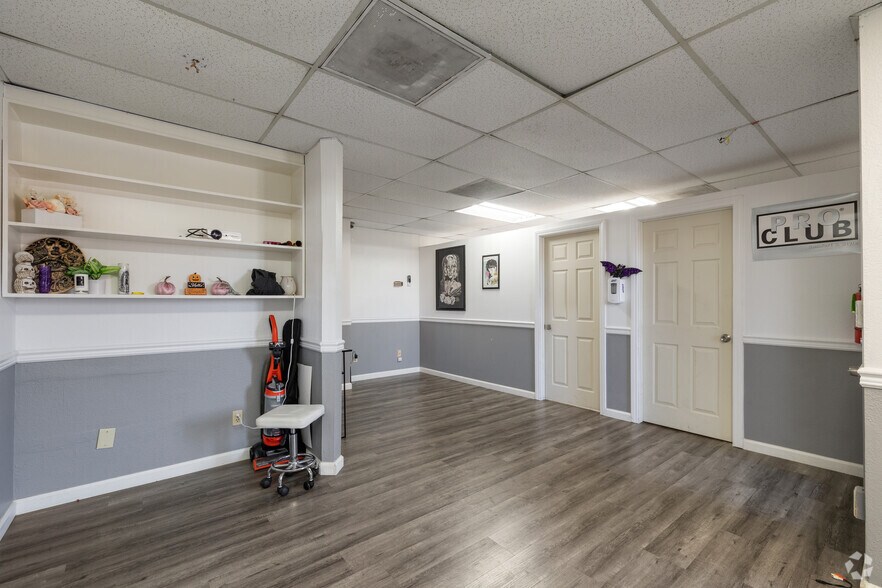 More Photos Of 6959 Linda Vista Rd, San Diego Storefront Retail Office For Lease