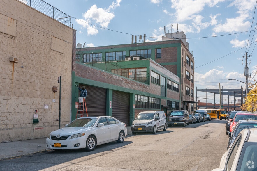 Primary Photo Of 18 Bay St, Brooklyn Light Manufacturing For Lease