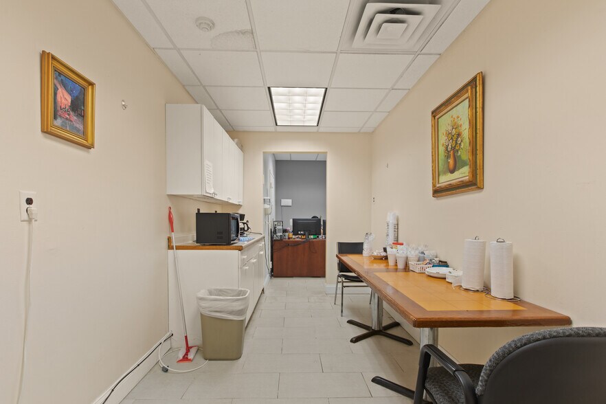 More Photos Of 111 Galway Pl, Teaneck Medical For Sale