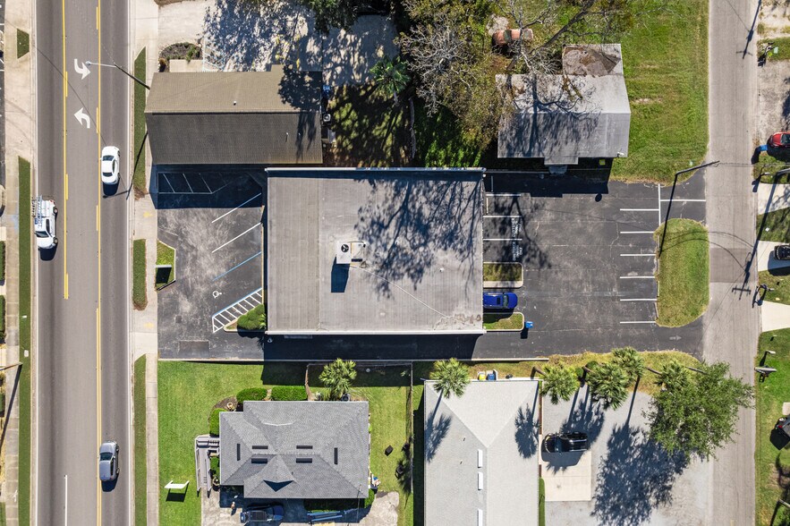 More Photos Of 911 S 8th St, Fernandina Beach Loft Creative Space For Sale