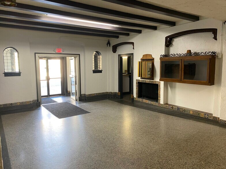 More Photos Of 404 E Main St, Niles Apartments For Sale