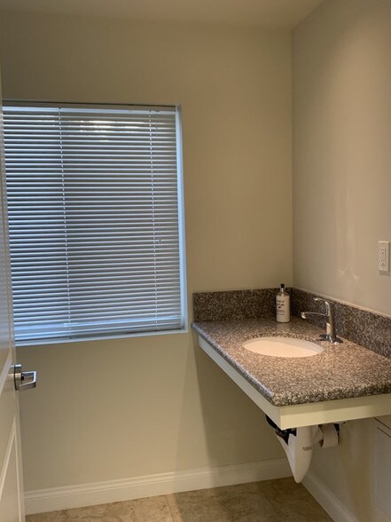 More Photos Of 1350 Foothill Blvd, La Verne Medical For Lease