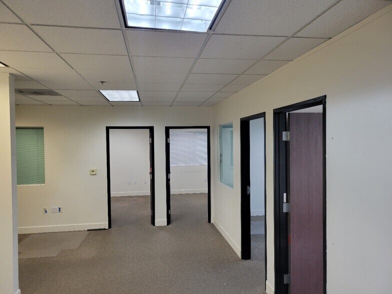 More Photos Of 2600 Foothill Blvd, La Crescenta Office For Lease
