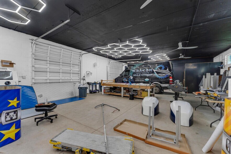 More Photos Of 4611 SW 44th Ave, Dania Warehouse For Lease