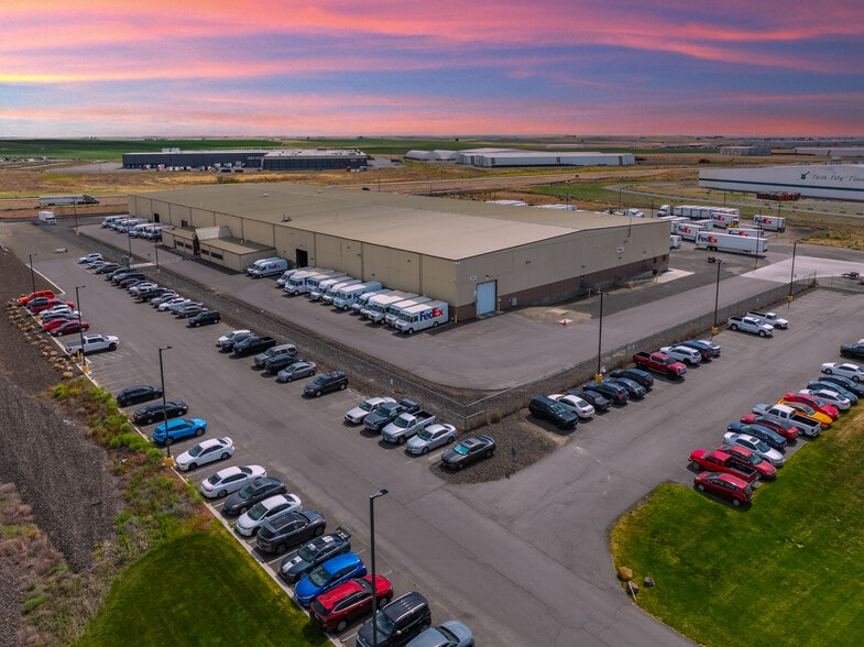 Primary Photo Of 5515 Industrial Way, Pasco Distribution For Sale