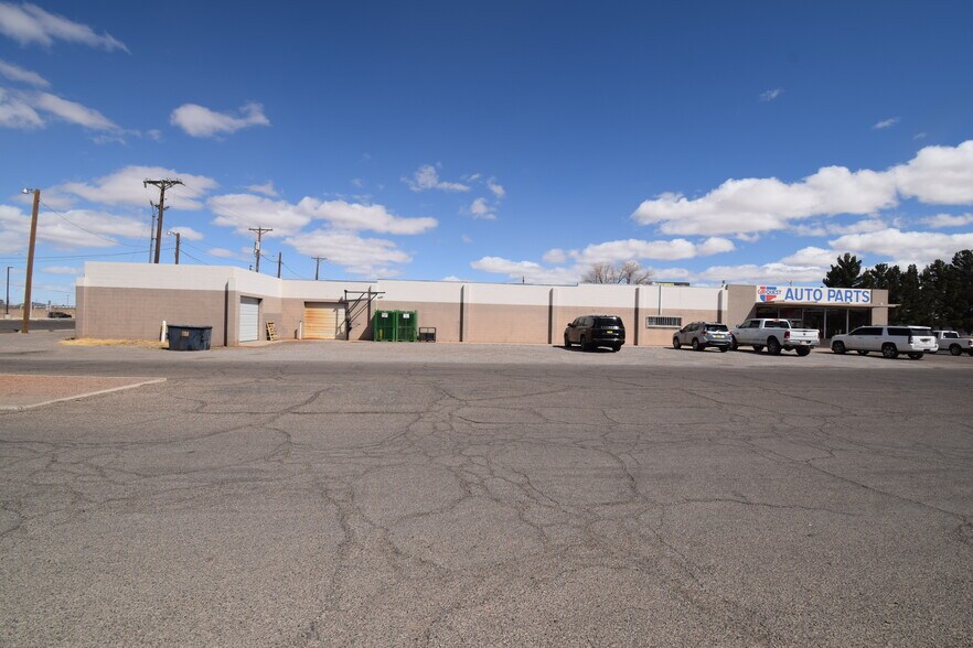 More Photos Of 301 E Pine St, Deming Freestanding For Sale