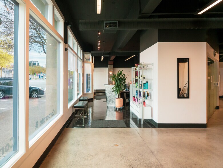 More Photos Of 1411 Railroad Ave, Bellingham Storefront For Lease