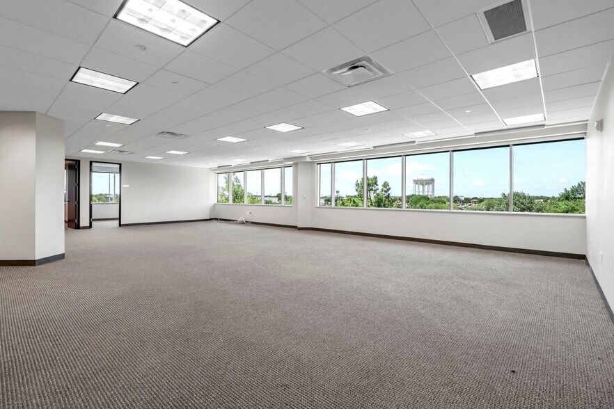 More Photos Of 1600 N Redbud Blvd, McKinney Office For Sale