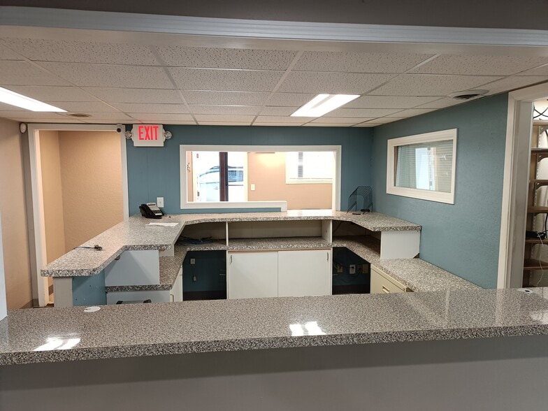 More Photos Of 4921 E State St, Rockford Office For Sale
