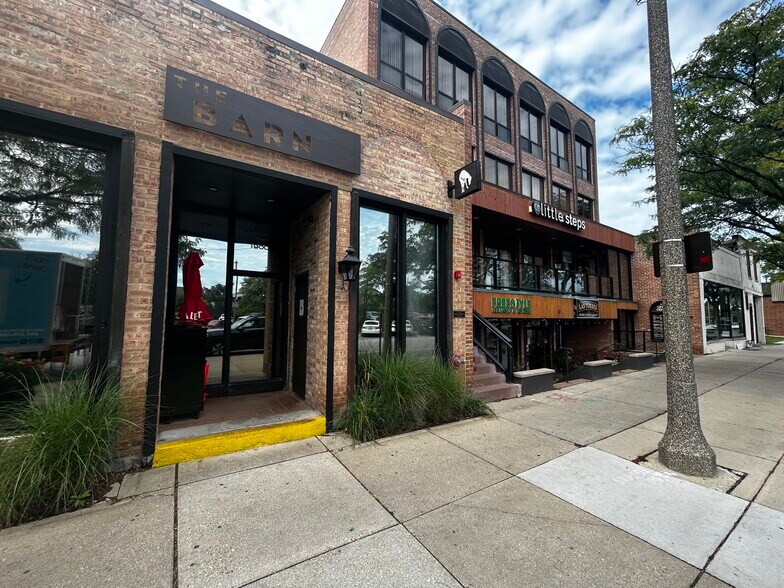More Photos Of 1888-1898 1st St, Highland Park Unknown For Lease