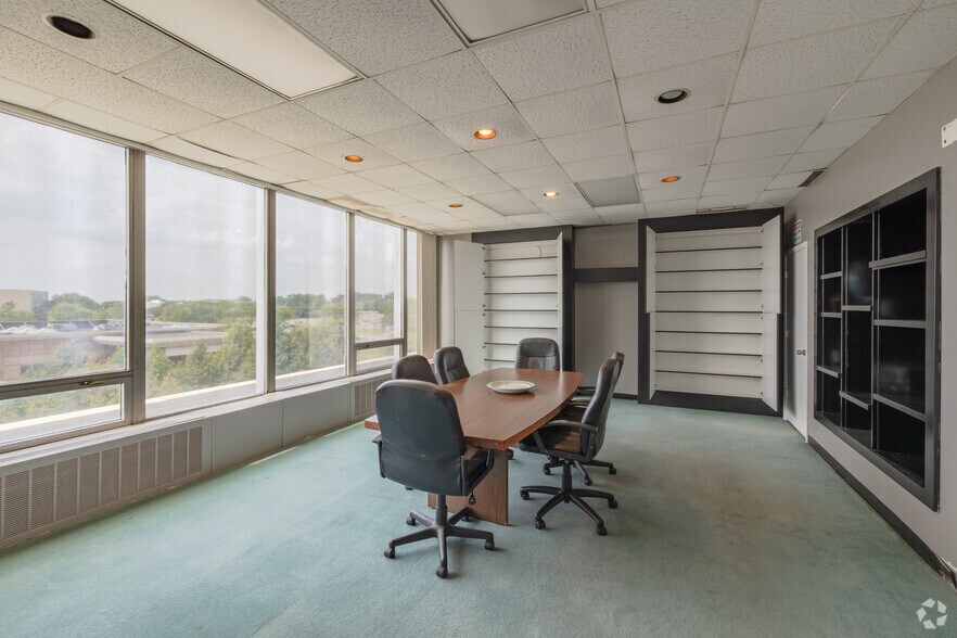 More Photos Of 15565 Northland Dr, Southfield Unknown For Sale