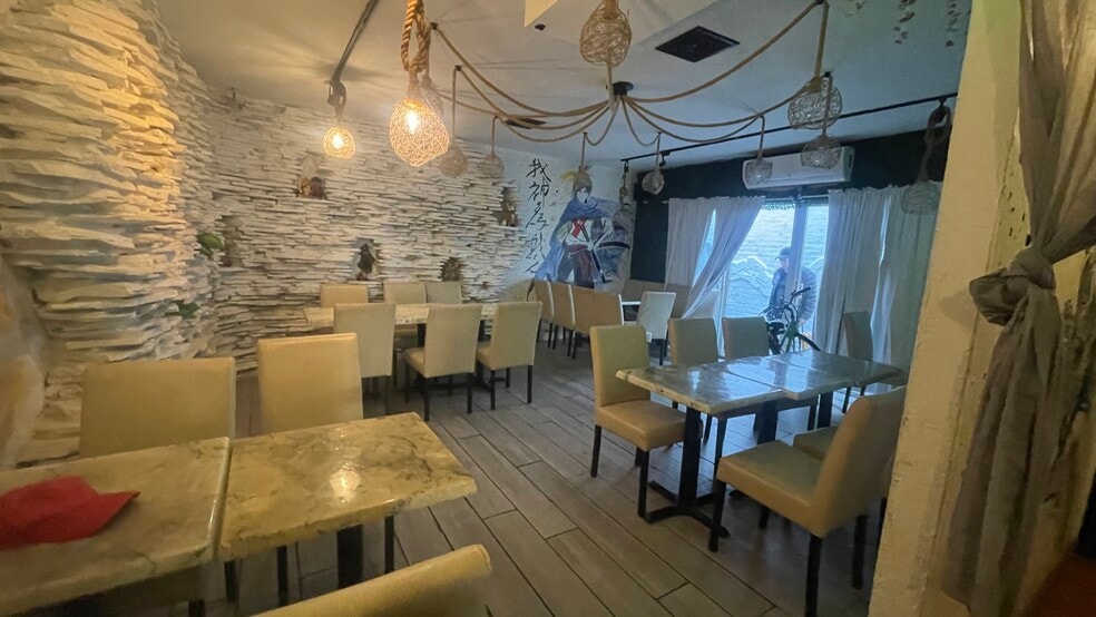 More Photos Of Manhattan Avenue Ave @ Norman Avenue, Brooklyn General Retail For Lease