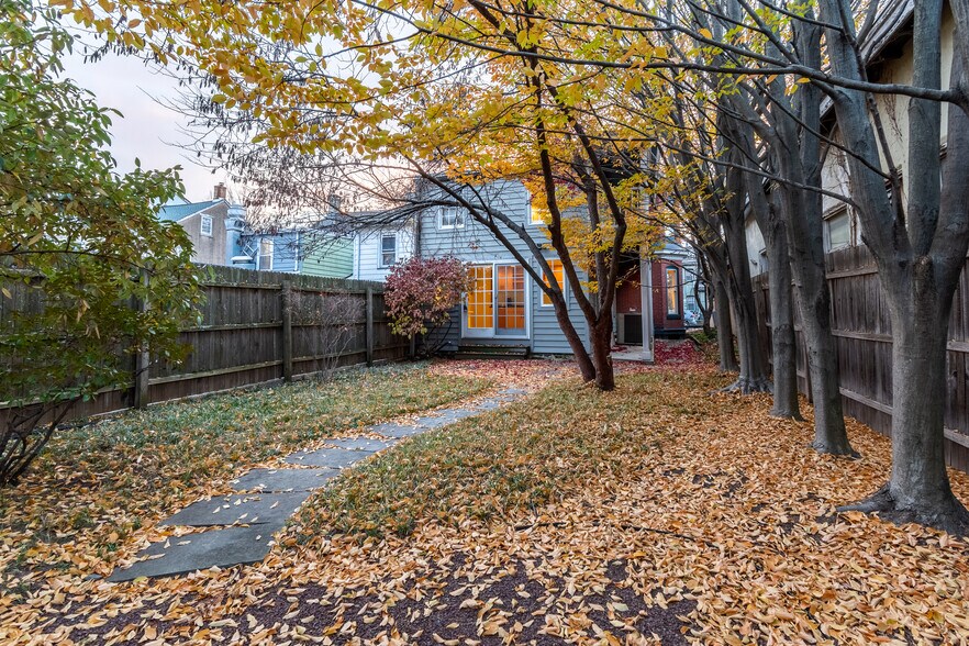 More Photos Of 24 N Main St, Lambertville Office For Sale