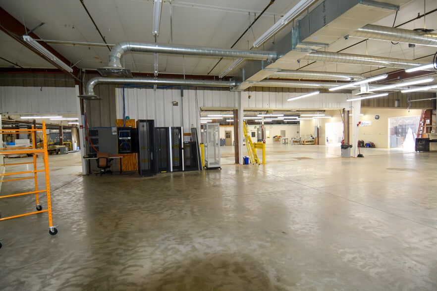 More Photos Of 888 Dayton St, Yellow Springs Warehouse For Lease