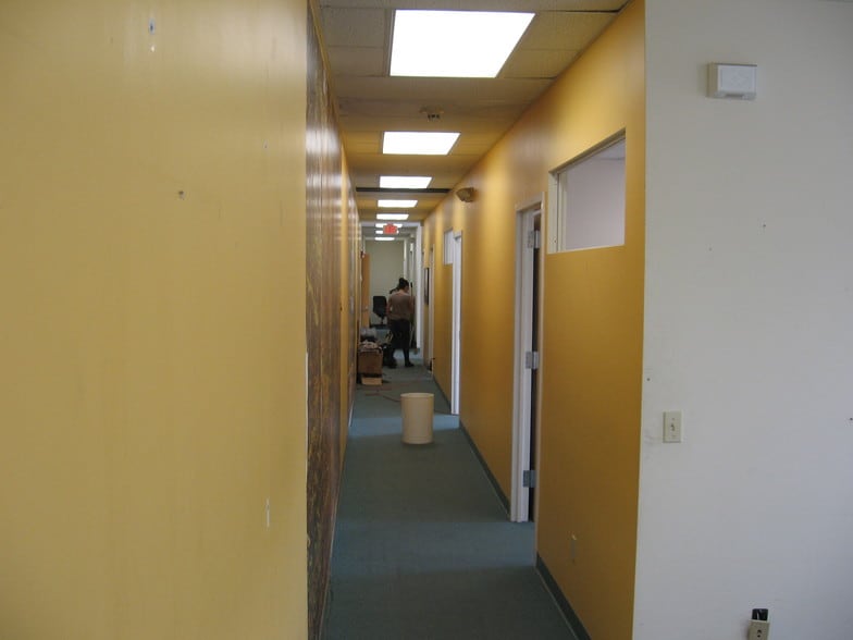 More Photos Of 76 Progress Dr, Stamford Research And Development For Lease