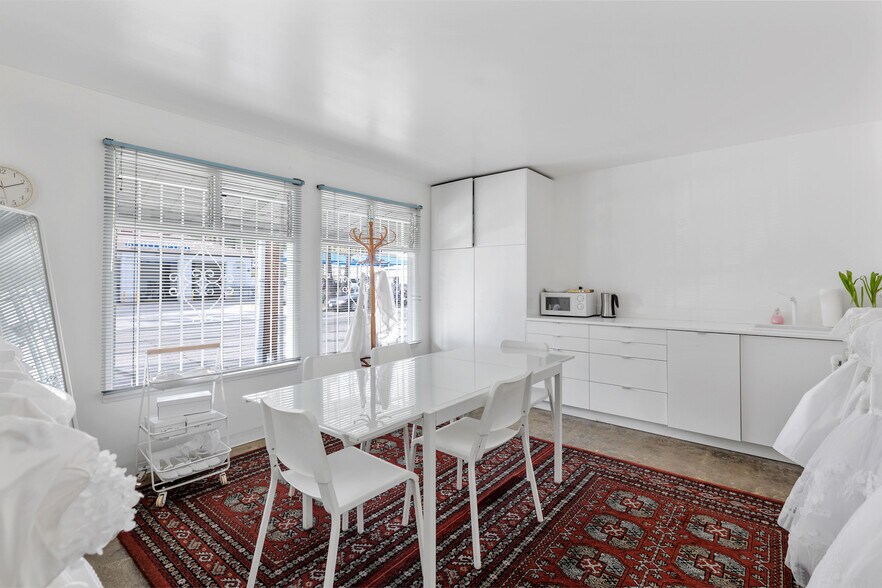 More Photos Of 770 Miraflores, San Pedro Warehouse For Lease