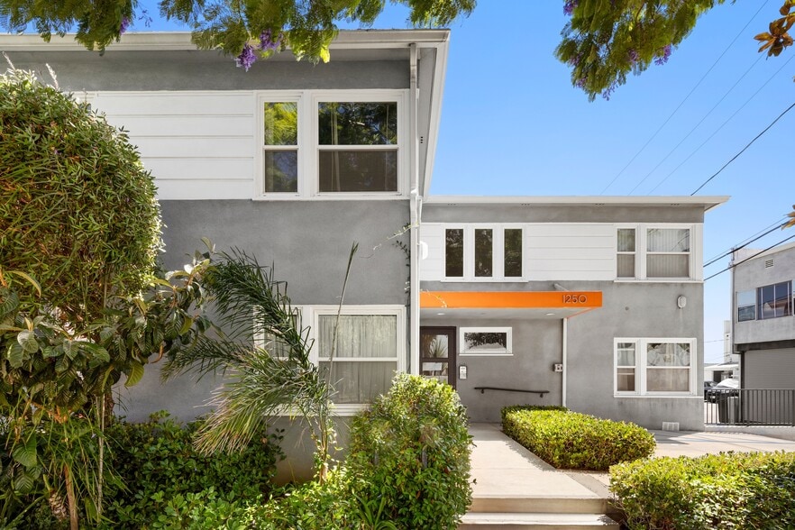 More Photos Of 1250 Edris Dr, Los Angeles Apartments For Sale