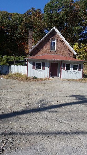 More Photos Of 2058 E Main St, Cortlandt Manor Service Station For Sale