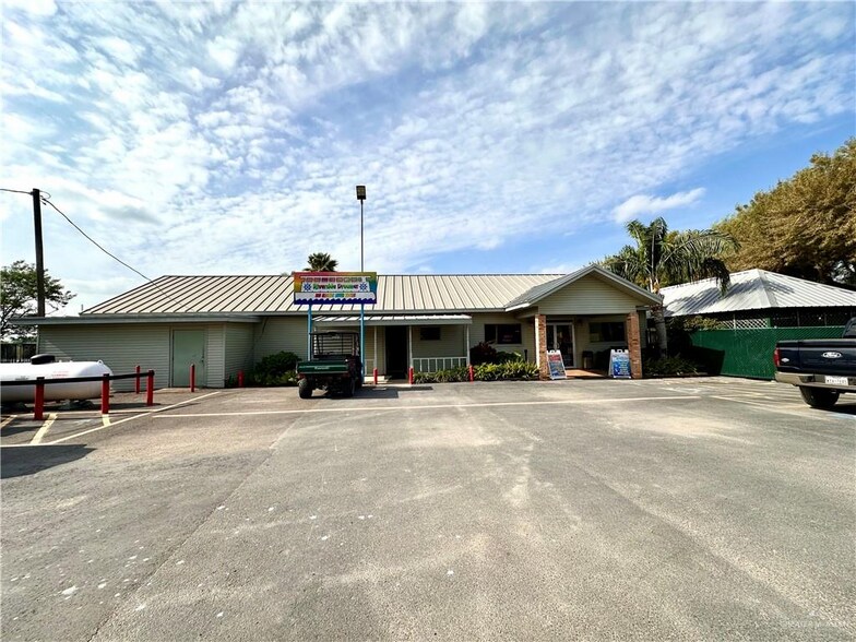 More Photos Of 214 E Chimney Rd, Mission Restaurant For Sale