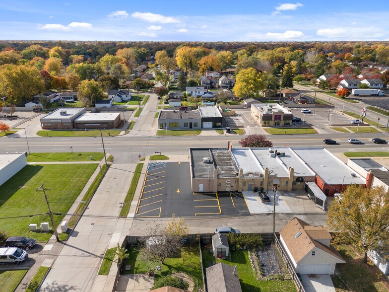 More Photos Of 28404 Harper Ave, Saint Clair Shores Storefront Retail Office For Lease