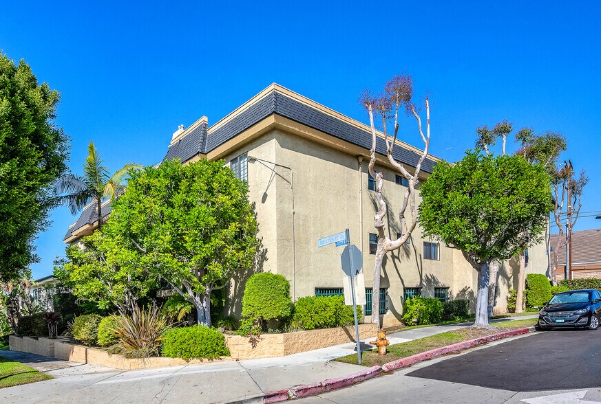 More Photos Of 7605 W Manchester Ave, Playa Del Rey Apartments For Sale