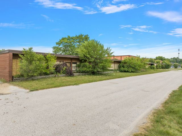 More Photos Of 2389 E Laketon Ave, Muskegon Flex For Sale