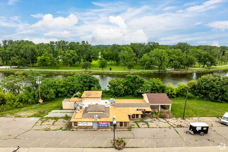 More Photos Of 345 Richmond Ave, Ottumwa Restaurant For Sale