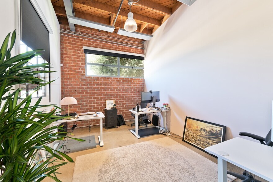 More Photos Of 2332-2340 S Centinela Ave, Los Angeles Loft Creative Space For Sale