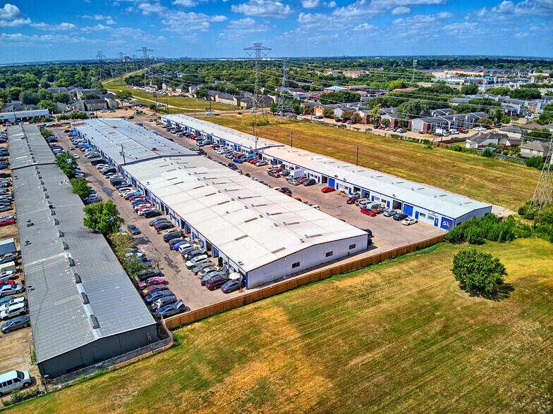More Photos Of 11450 Bissonnet St, Houston Warehouse For Lease