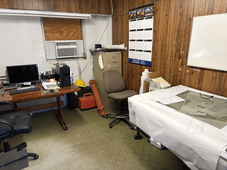 More Photos Of 211 N 9th St, Immokalee Contractor Storage Yard For Sale