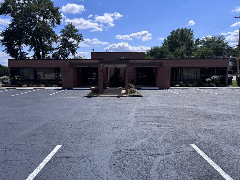 Primary Photo Of 2341 Oakwood Dr, Cuyahoga Falls Office For Lease