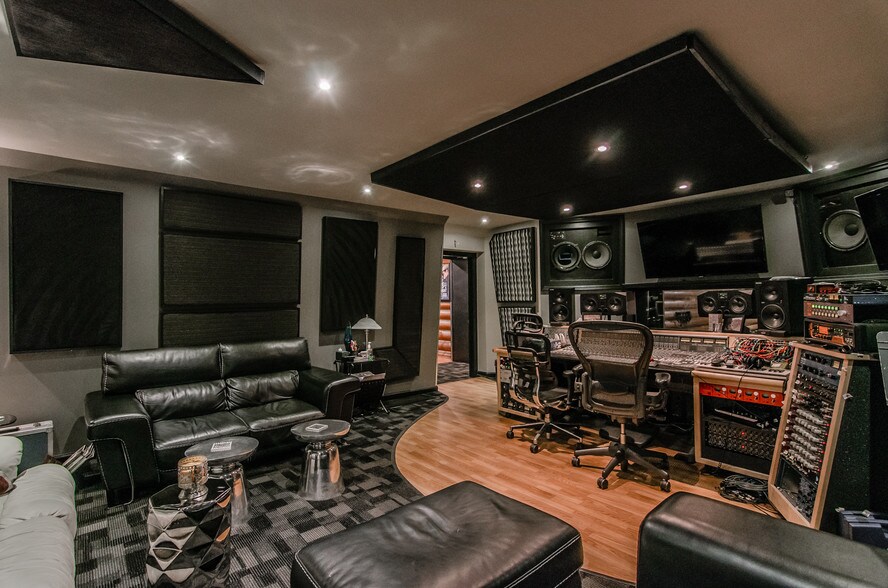 More Photos Of 2714 Westwood Dr, Nashville Office Residential For Lease