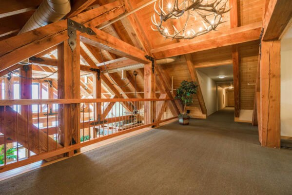 More Photos Of 41 Lakeshore Dr, Sagle Hotel For Sale