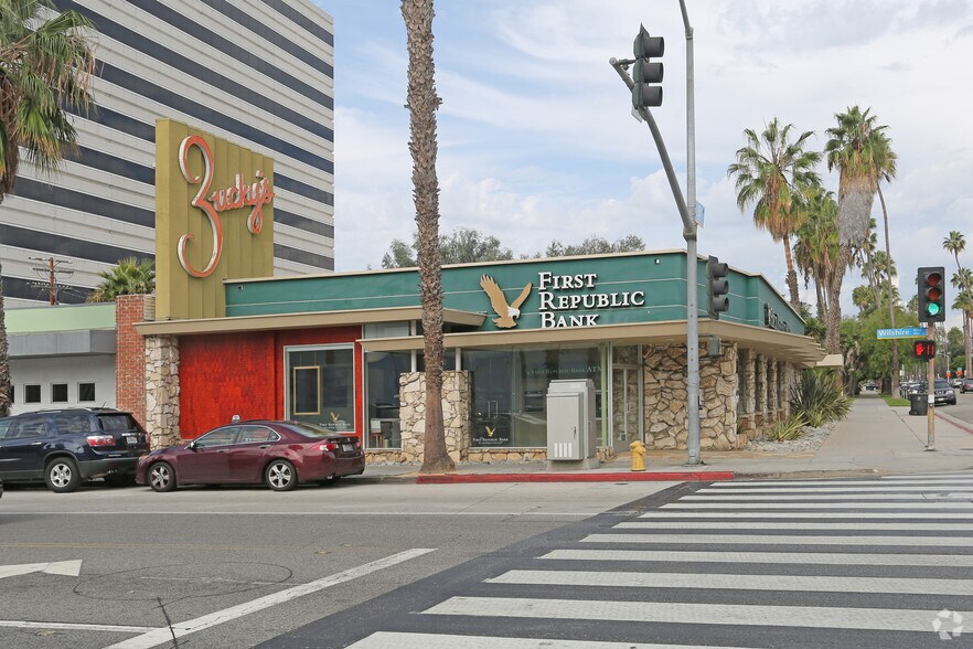 More Photos Of 431 Wilshire Blvd, Santa Monica Bank For Sale