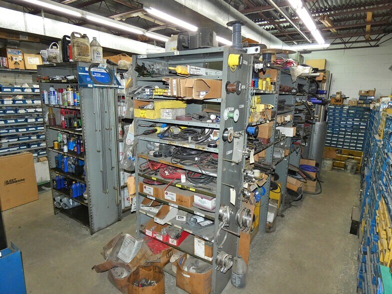 More Photos Of 70 N Gates Ave, Buffalo Truck Terminal For Lease