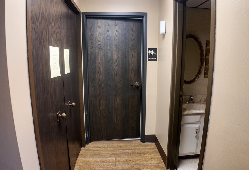 More Photos Of 630 S Minnesota Ave, Sioux Falls Office For Sale