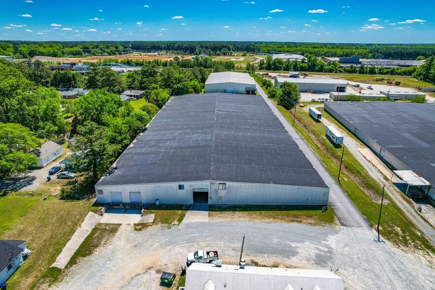 More Photos Of 1215 S Brightleaf Blvd, Smithfield Warehouse For Lease