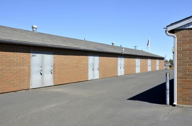More Photos Of 20428 Cady Way, Bend Self Storage For Sale