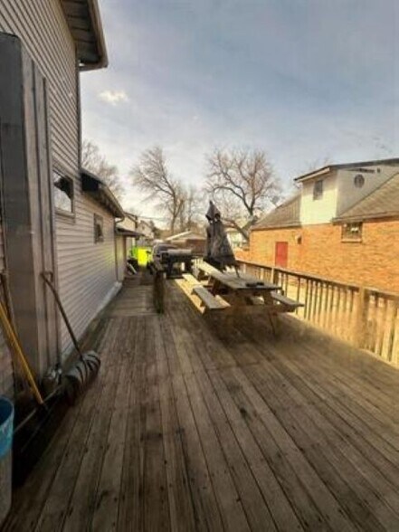 More Photos Of 1219 Main St, Gresham Bar For Sale