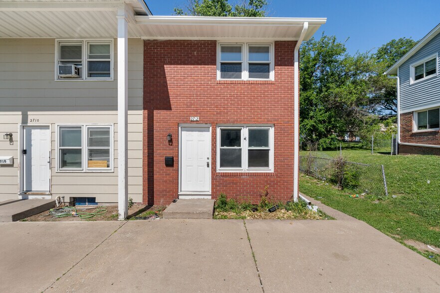 Primary Photo Of 2704-2712 Magnolia Dr, Bettendorf Apartments For Sale