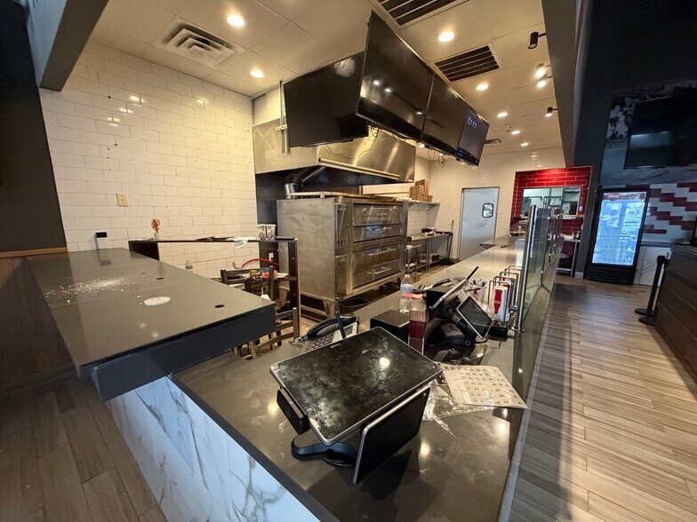 More Photos Of 11805-11921 Westheimer Rd, Houston Fast Food For Lease